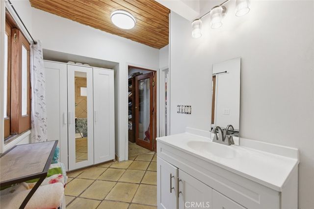 9522 La Canada, Sunland, CA 91040