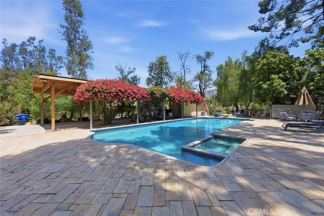 9522 La Canada, Sunland, CA 91040