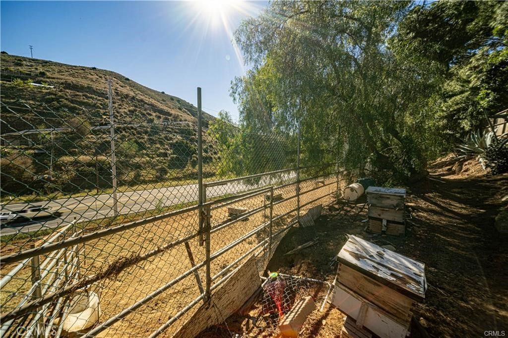 Image 12 of property listing at 9522 La Canada, Sunland, CA 91040