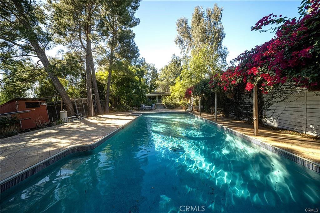 Image 21 of property listing at 9522 La Canada, Sunland, CA 91040