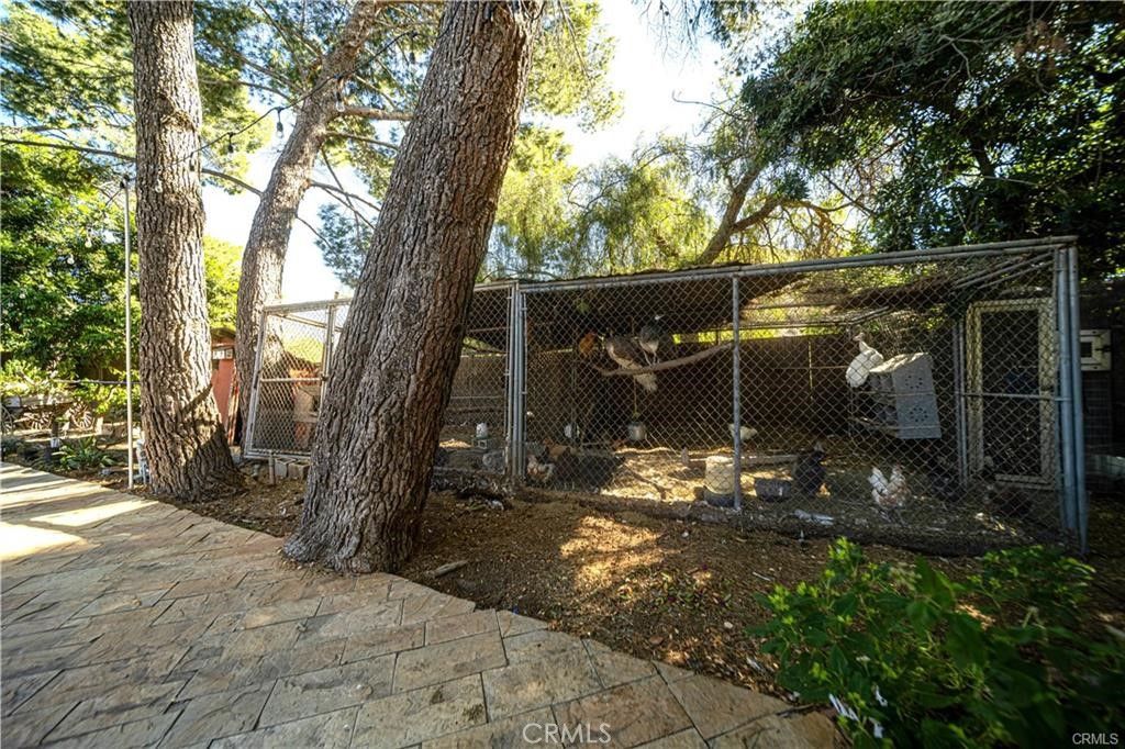Image 6 of property listing at 9522 La Canada, Sunland, CA 91040