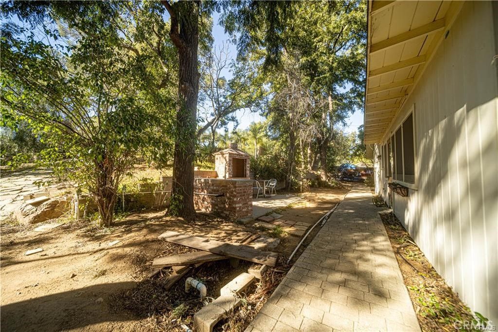 Image 7 of property listing at 9522 La Canada, Sunland, CA 91040