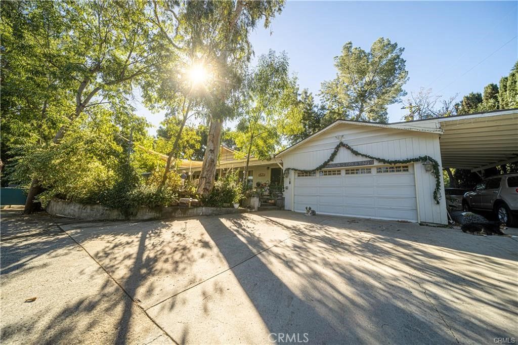 Image 8 of property listing at 9522 La Canada, Sunland, CA 91040