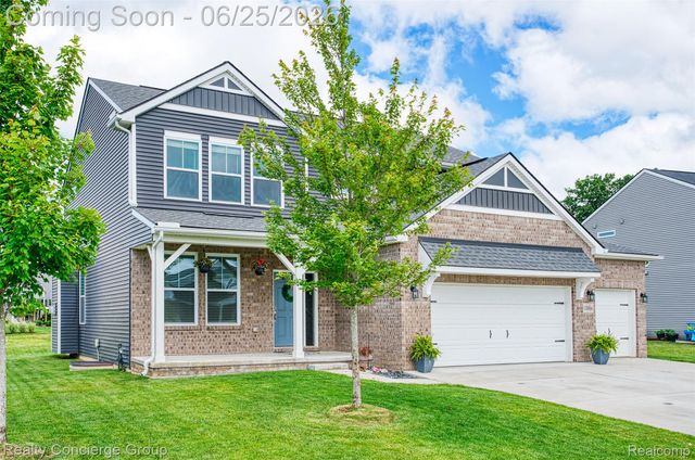 10066 Willow Oak Drive, Green Oak Township, MI 48116