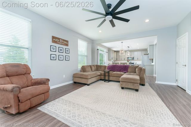10066 Willow Oak Drive, Green Oak Township, MI 48116