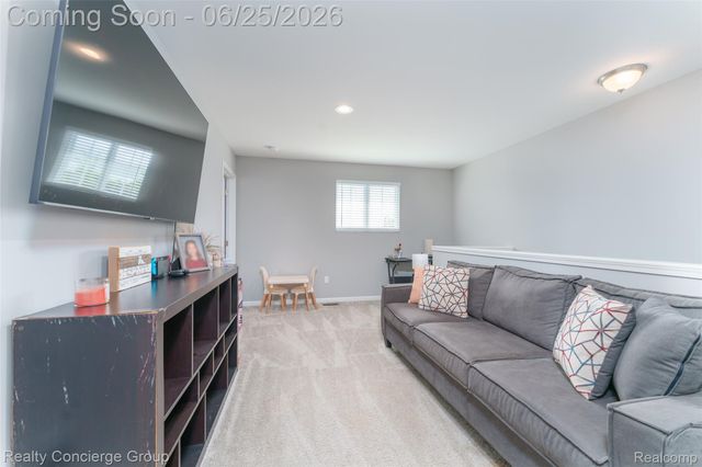 10066 Willow Oak Drive, Green Oak Township, MI 48116