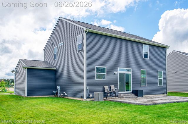 10066 Willow Oak Drive, Green Oak Township, MI 48116