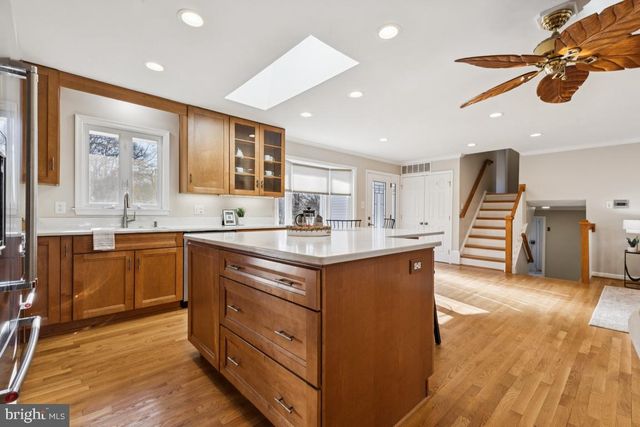 2926 FORT LEE ST, Herndon, VA 20171