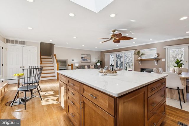 2926 FORT LEE ST, Herndon, VA 20171