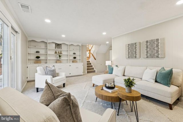 2926 FORT LEE ST, Herndon, VA 20171