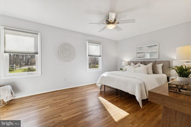 2926 FORT LEE ST, Herndon, VA 20171