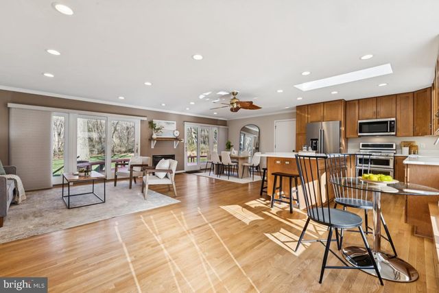 2926 FORT LEE ST, Herndon, VA 20171