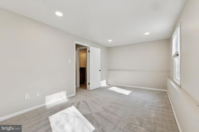 2926 FORT LEE ST, Herndon, VA 20171