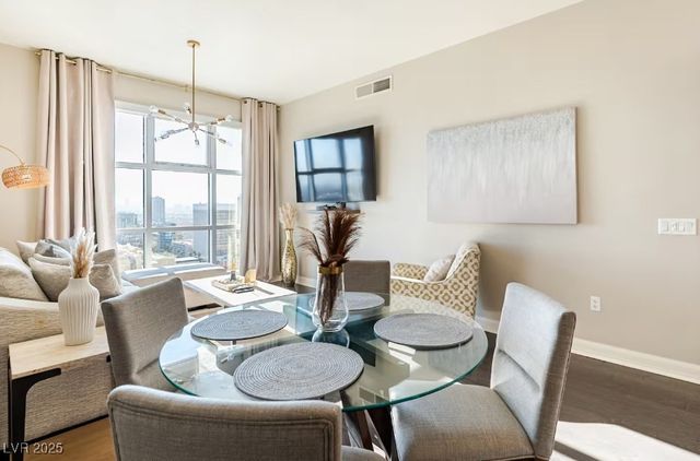 150 Las Vegas Boulevard 2505, Las Vegas, NV 89101