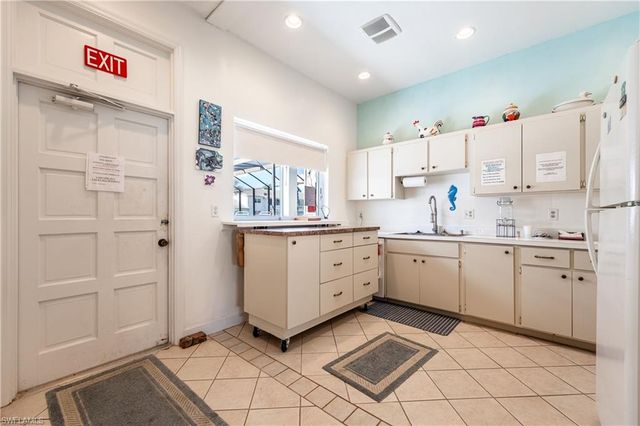 8761 Lueck LN 3, Fort Myers, FL 33919