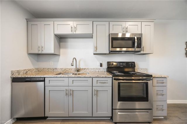 8761 Lueck LN 3, Fort Myers, FL 33919