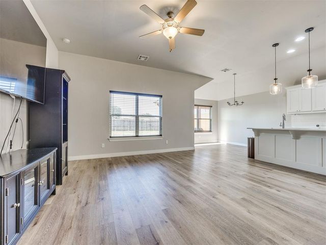 11112 SW 36th Street, Yukon, OK 73099