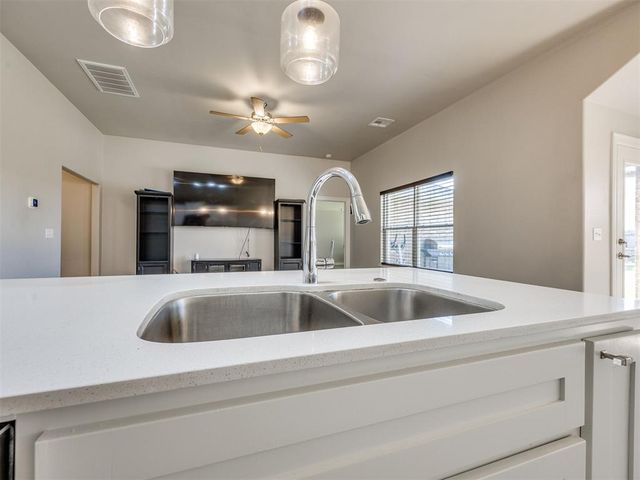 11112 SW 36th Street, Yukon, OK 73099