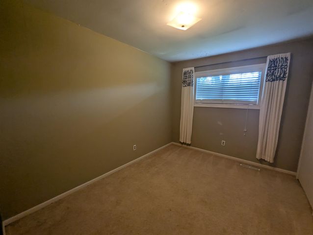 910 N Court Street, Au Gres, MI 48703