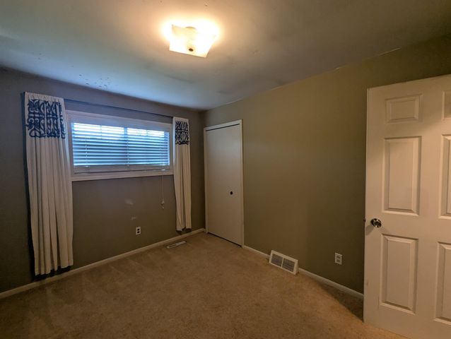 910 N Court Street, Au Gres, MI 48703