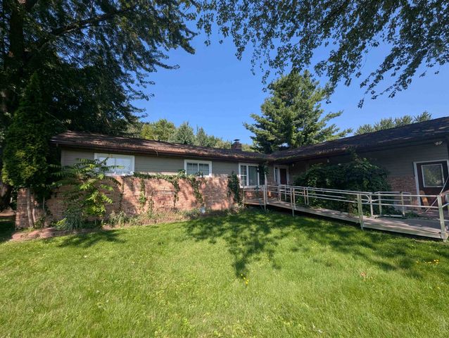 910 N Court Street, Au Gres, MI 48703