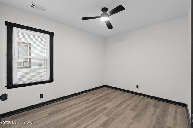 3809 Algonquin Pkwy, Louisville, KY 40211