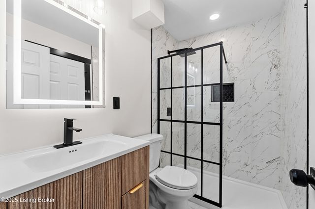 3809 Algonquin Pkwy, Louisville, KY 40211