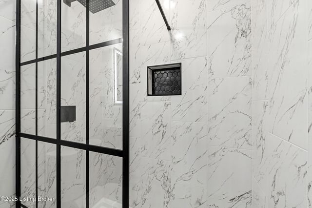 3809 Algonquin Pkwy, Louisville, KY 40211