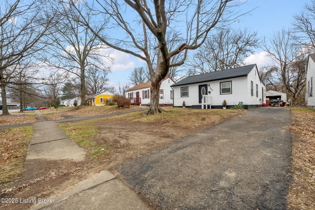 3809 Algonquin Pkwy, Louisville, KY 40211