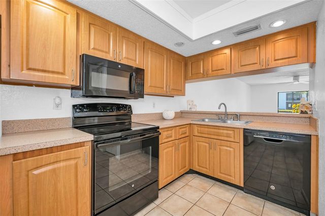 107 MARY DRIVE 107, Oldsmar, FL 34677