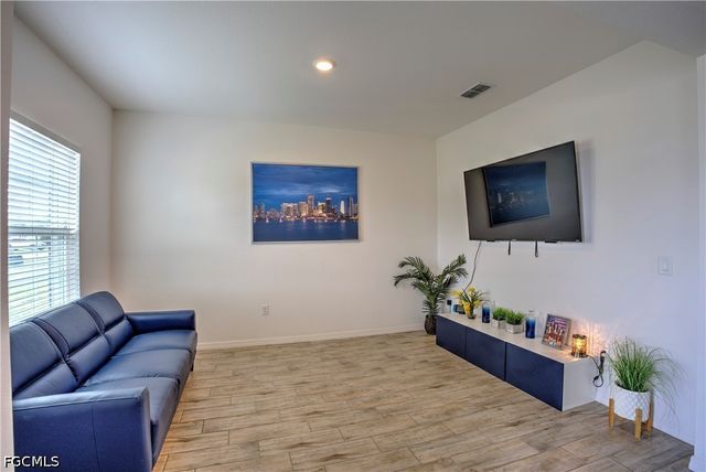 2118 SW 25th TER, Cape Coral, FL 33914