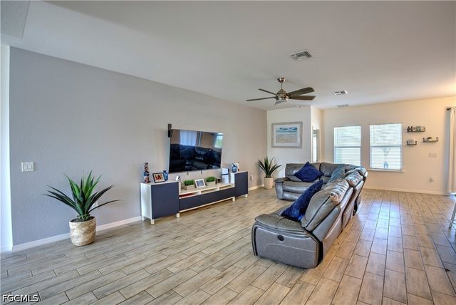 2118 SW 25th TER, Cape Coral, FL 33914