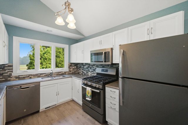 150 Inverness Court 2, Elk Grove Village, IL 60007