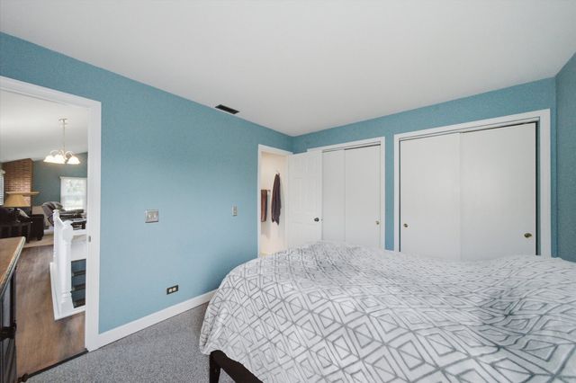 150 Inverness Court 2, Elk Grove Village, IL 60007