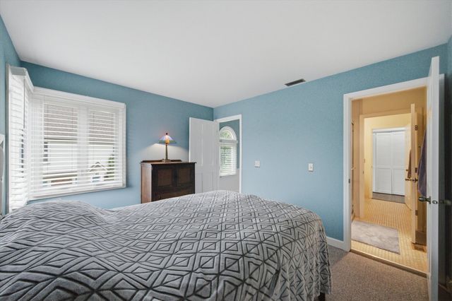 150 Inverness Court 2, Elk Grove Village, IL 60007