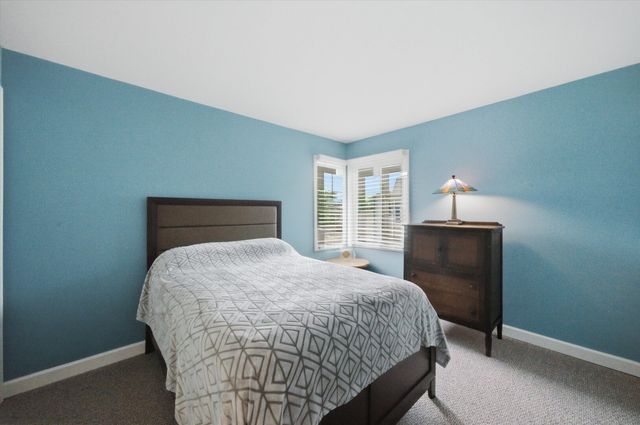 150 Inverness Court 2, Elk Grove Village, IL 60007