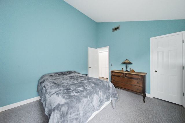 150 Inverness Court 2, Elk Grove Village, IL 60007