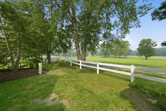 150 Inverness Court 2, Elk Grove Village, IL 60007