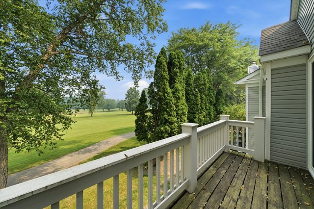 150 Inverness Court 2, Elk Grove Village, IL 60007