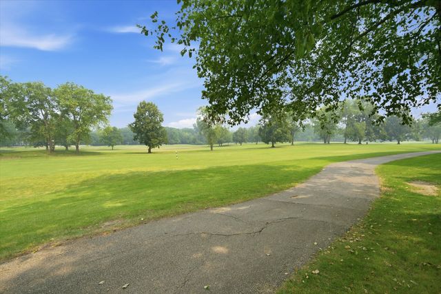 150 Inverness Court 2, Elk Grove Village, IL 60007