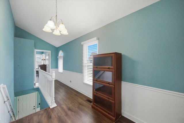 150 Inverness Court 2, Elk Grove Village, IL 60007