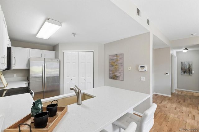 2575 S SYRACUSE Way 101, Denver, CO 80231