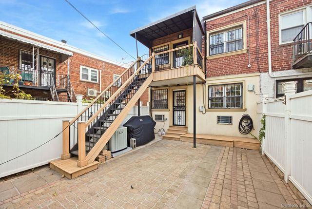 20-10 Hazen Street, East Elmhurst, NY 11370