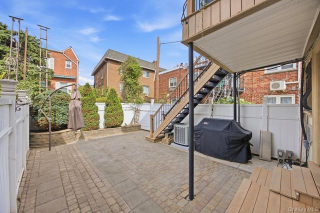 20-10 Hazen Street, East Elmhurst, NY 11370