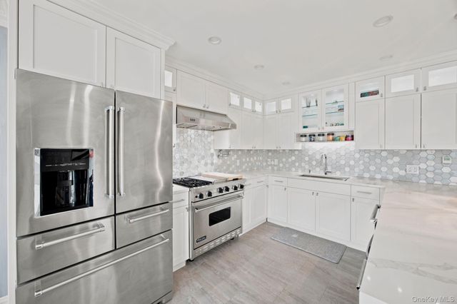 20-10 Hazen Street, East Elmhurst, NY 11370
