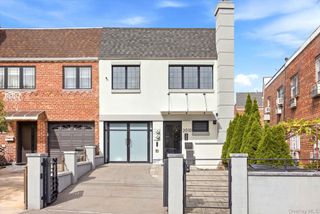 20-10 Hazen Street, East Elmhurst, NY 11370