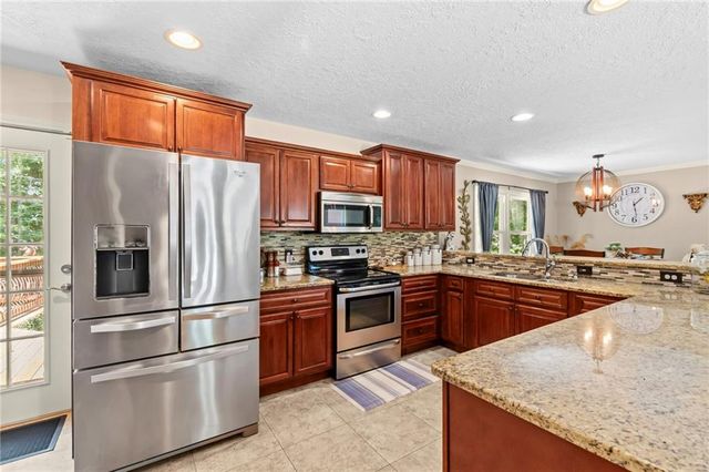 12108 OAK RIDGE Road, Independence, MO 64052