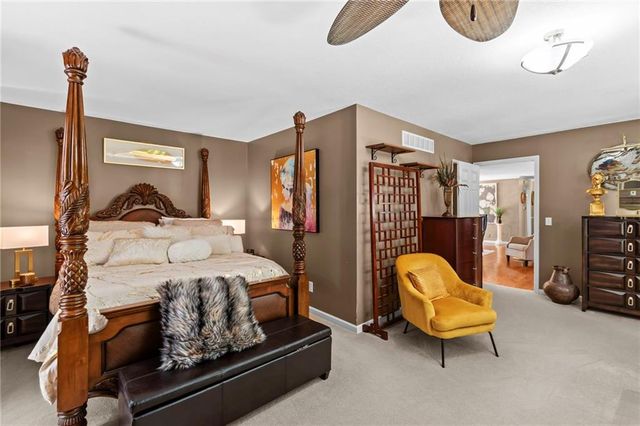 12108 OAK RIDGE Road, Independence, MO 64052