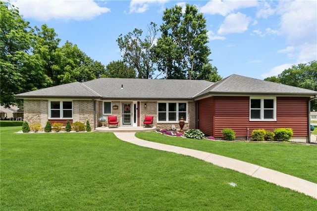 12108 OAK RIDGE Road, Independence, MO 64052