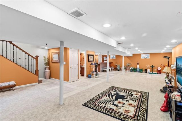 12108 OAK RIDGE Road, Independence, MO 64052